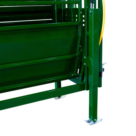 Hydraulic jack on an Arrowlock 88 portable chute and alley