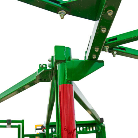 Top joiner bars on the Bud Flow tub