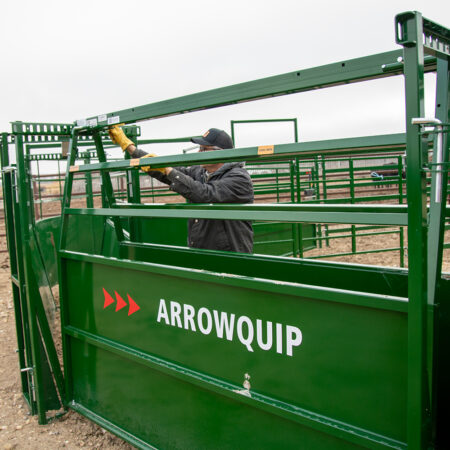 Adjusting the Easy Flow Pro Cattle Working Alley
