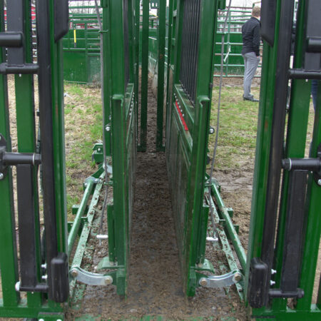 Close up parallel squeeze on The Major Squeeze Chute