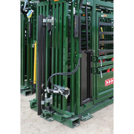 Hydraulic head sweep on a hydraulic squeeze chute