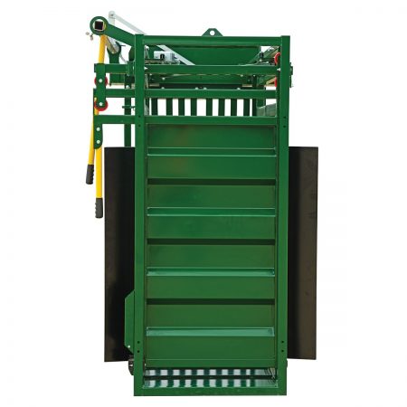 Q-Catch 54 Series chute for cattle rear image.