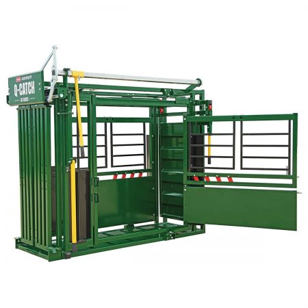 Q-Catch 54 Series chute for cattle emergency exit.
